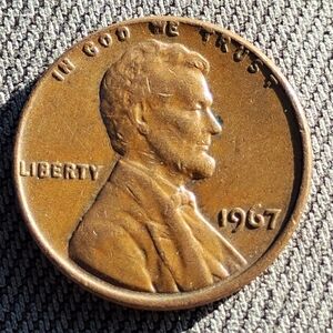 1967 Lincoln Penny Coin No Mint Mark Bulky Letters Close To Rim